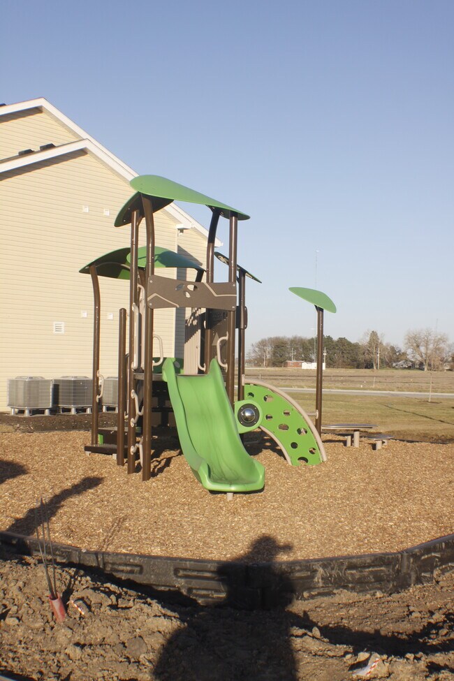 Sunridge Apartments in Fremont, NE - Building Photo - Building Photo