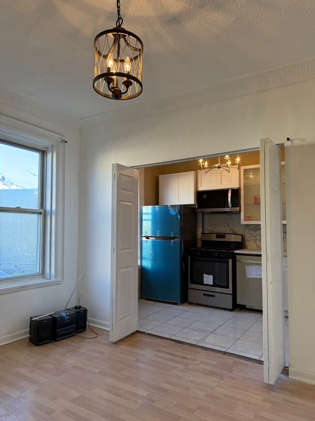 7425 65th St, Unit 2nd Floor