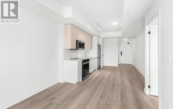 2075 Lakeshore Rd. in Burlington, ON - Building Photo - Building Photo