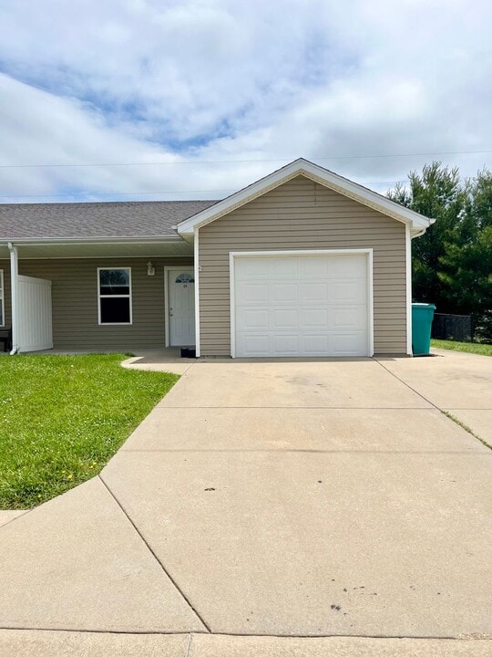 24 Liberty Ln in Sullivan, MO - Building Photo