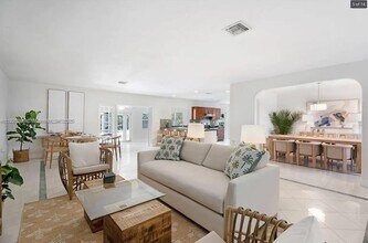 8700 SW 64th Ave in Pinecrest, FL - Building Photo - Building Photo