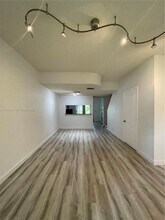 207 Mallory Ct in Weston, FL - Building Photo - Building Photo