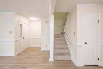 670 Lord Dunmore Dr in Virginia Beach, VA - Building Photo - Building Photo