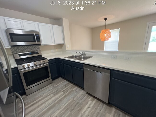 5713 Silver Screen Dr in Austin, TX - Building Photo - Building Photo