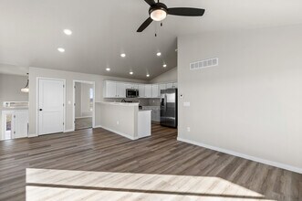 1472 Ruth Ave in North Liberty, IA - Building Photo - Building Photo