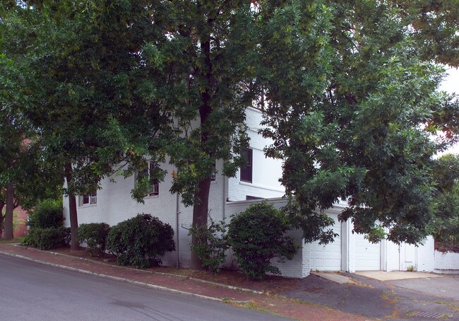 69 Winter St in Springfield, MA - Building Photo - Building Photo