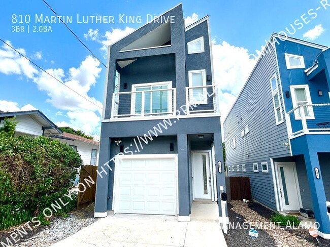 810 Martin Luther King Dr in San Antonio, TX - Building Photo - Building Photo