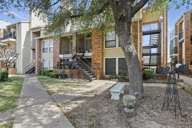 property at 1513 E Interstate 30