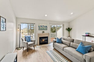 Somerset Villas in Eugene, OR - Building Photo