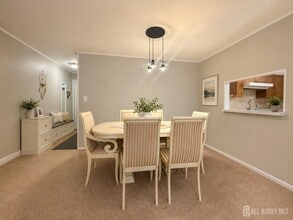161 Applegate Ln in East Brunswick, NJ - Building Photo - Building Photo