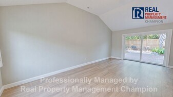 6741 Cable Car Ln in Wilmington, NC - Building Photo