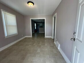 4167 Isabelle St in Inkster, MI - Building Photo - Building Photo