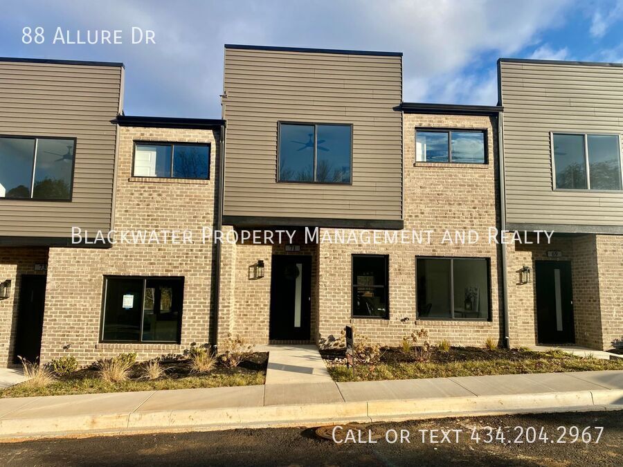 88 Allure Drive in Rustburg, VA - Building Photo
