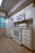 5551 Lakemont Blvd SE in Bellevue, WA - Building Photo - Building Photo
