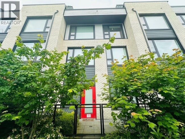 property at 525 E 2nd St