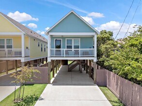 2301 67th St in Galveston, TX - Building Photo - Building Photo