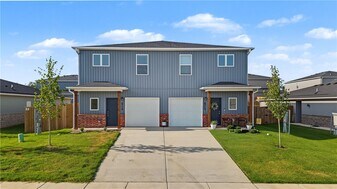 6718 Memphis in Bentonville, AR - Building Photo
