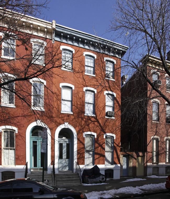 1933 Wallace St in Philadelphia, PA - Foto de edificio - Building Photo