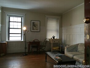 1247 Beacon St, Unit 2 in Brookline, MA - Building Photo - Building Photo