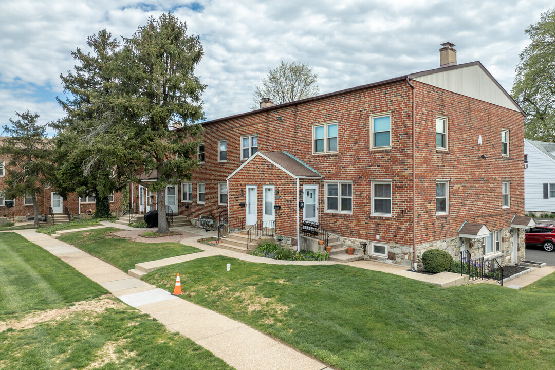 Eleanor Court in Hatboro, PA - Building Photo