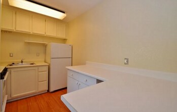 190 Union St, Unit Unit B in San Rafael, CA - Foto de edificio - Building Photo