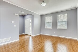 1306 S Buchanan Way in Aurora, CO - Building Photo - Building Photo
