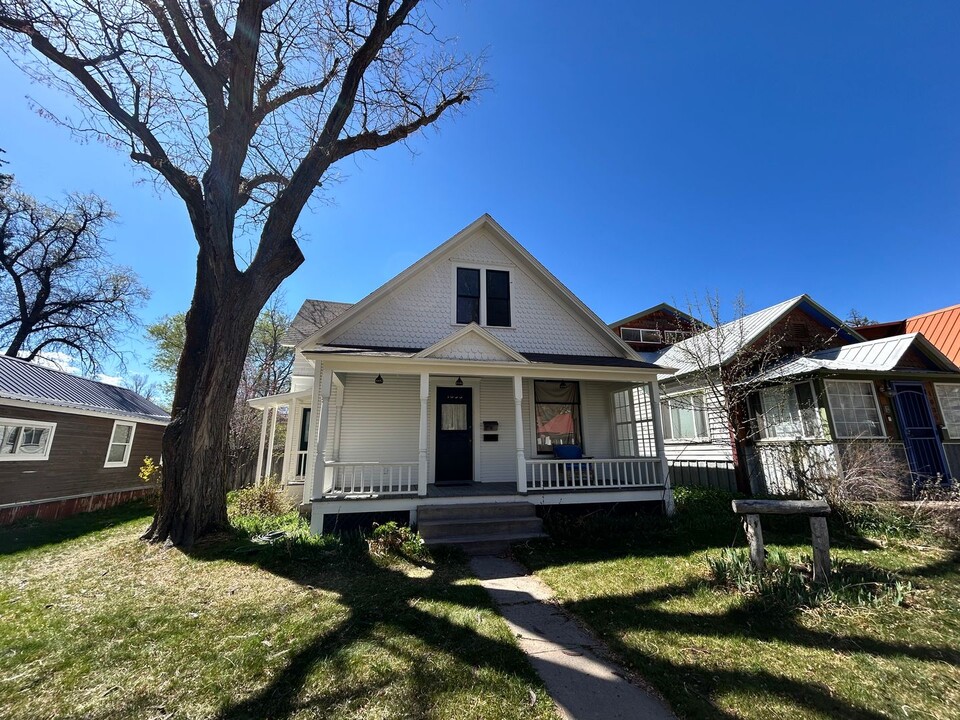 1035 E 4th Ave in Durango, CO - Building Photo