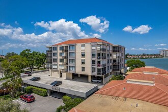 Palma Del Mar in St. Petersburg, FL - Building Photo - Building Photo