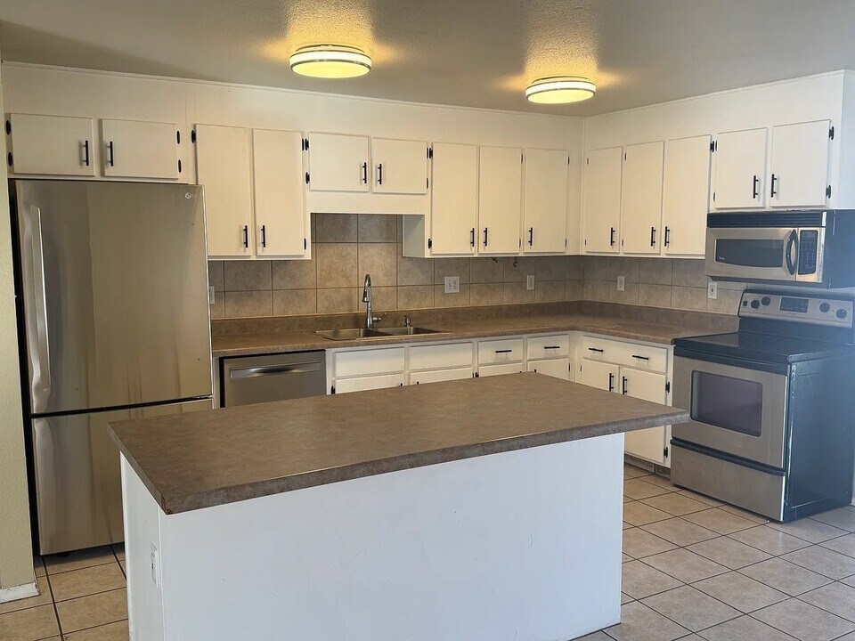 3142 W Cactus Rd in Phoenix, AZ - Building Photo