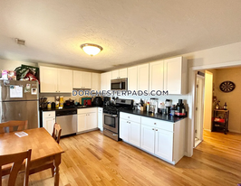 914 Dorchester Ave in Boston, MA - Building Photo