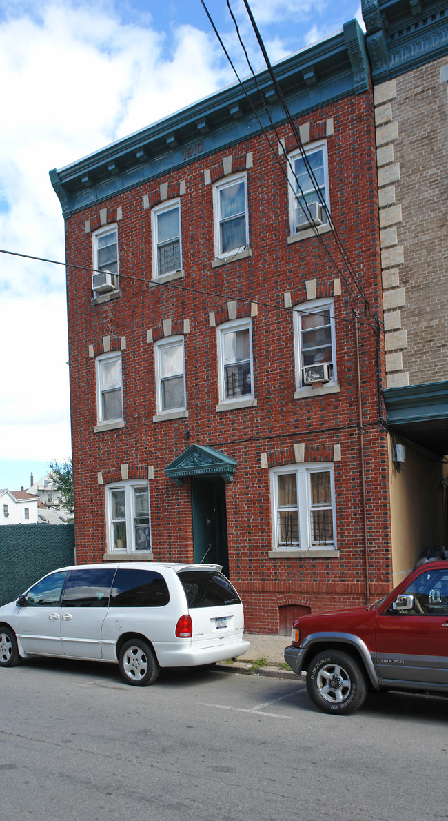 5 Clinton St in Tarrytown, NY - Building Photo - Building Photo