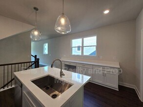 2432 Arty Ave in Charlotte, NC - Foto de edificio - Building Photo