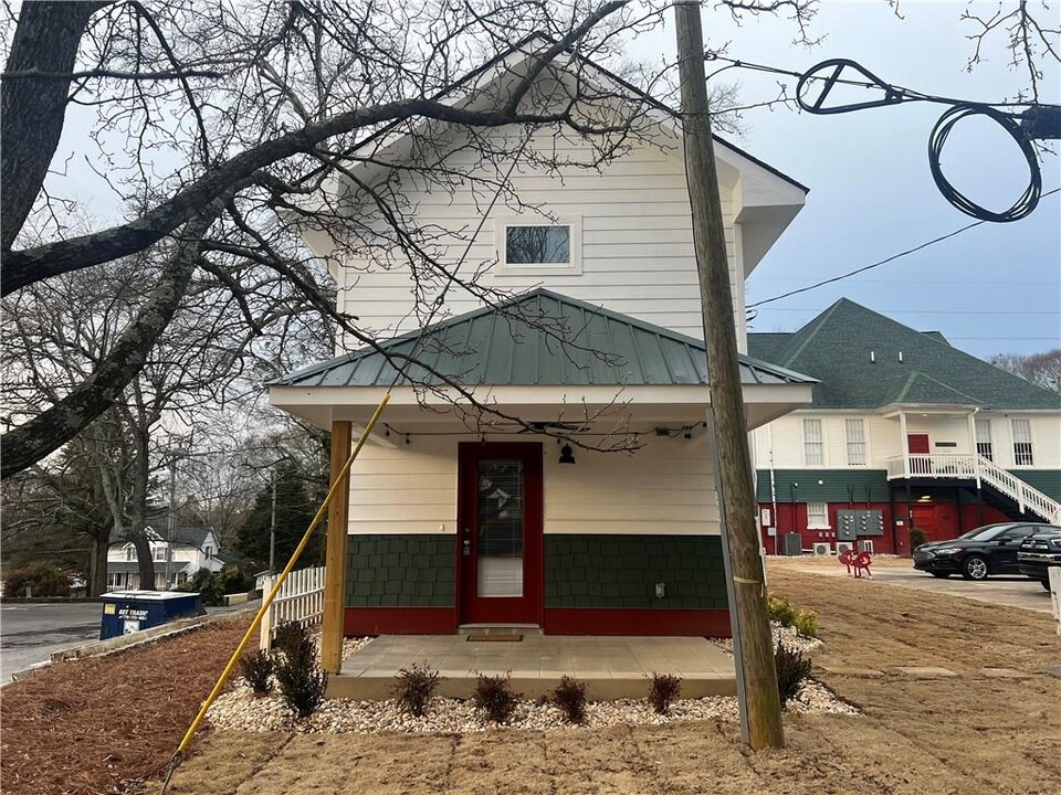 13 Myrtle Dr in Gainesville, GA - Building Photo