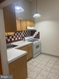 1833 W Lexington St photo'