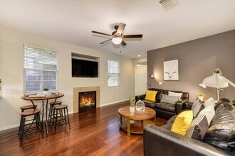 205 Dragonfly Cir, Unit 1a in Sacramento, CA - Building Photo - Building Photo