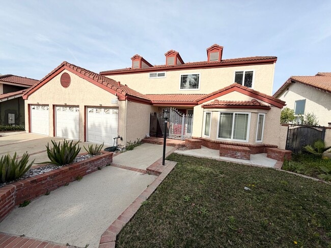 22125 Birds Eye Dr in Diamond Bar, CA - Building Photo - Building Photo