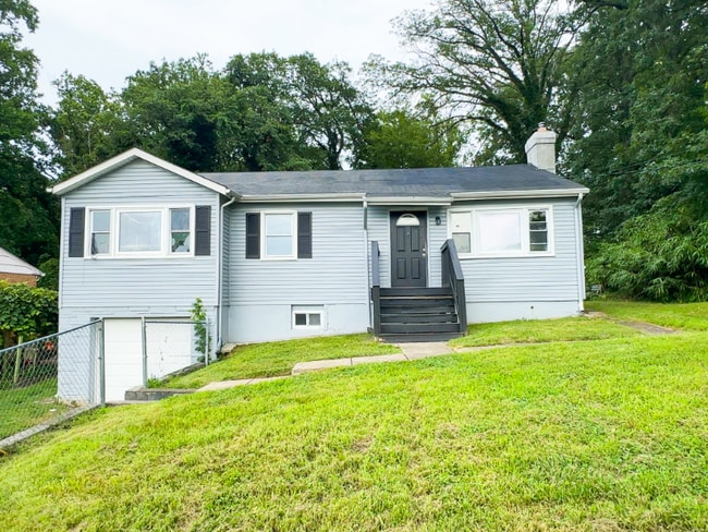 1206 Quo Ave