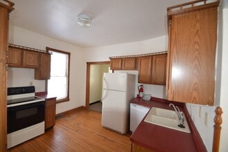 1816 Madison St, Unit #1 in Madison, WI - Building Photo - Building Photo