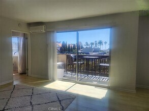 811 6th St, Unit 305 in Santa Monica, CA - Building Photo - Building Photo