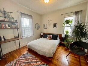 81 Newbury St, Unit 3 in Somerville, MA - Building Photo - Building Photo