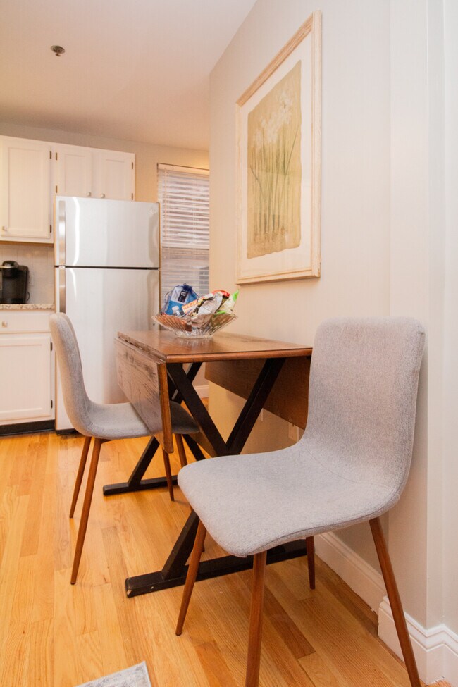 23 Jay St, Unit B in Cambridge, MA - Building Photo - Building Photo