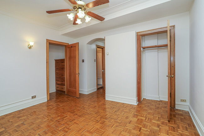 2738 N. Pine Grove in Chicago, IL - Building Photo - Interior Photo