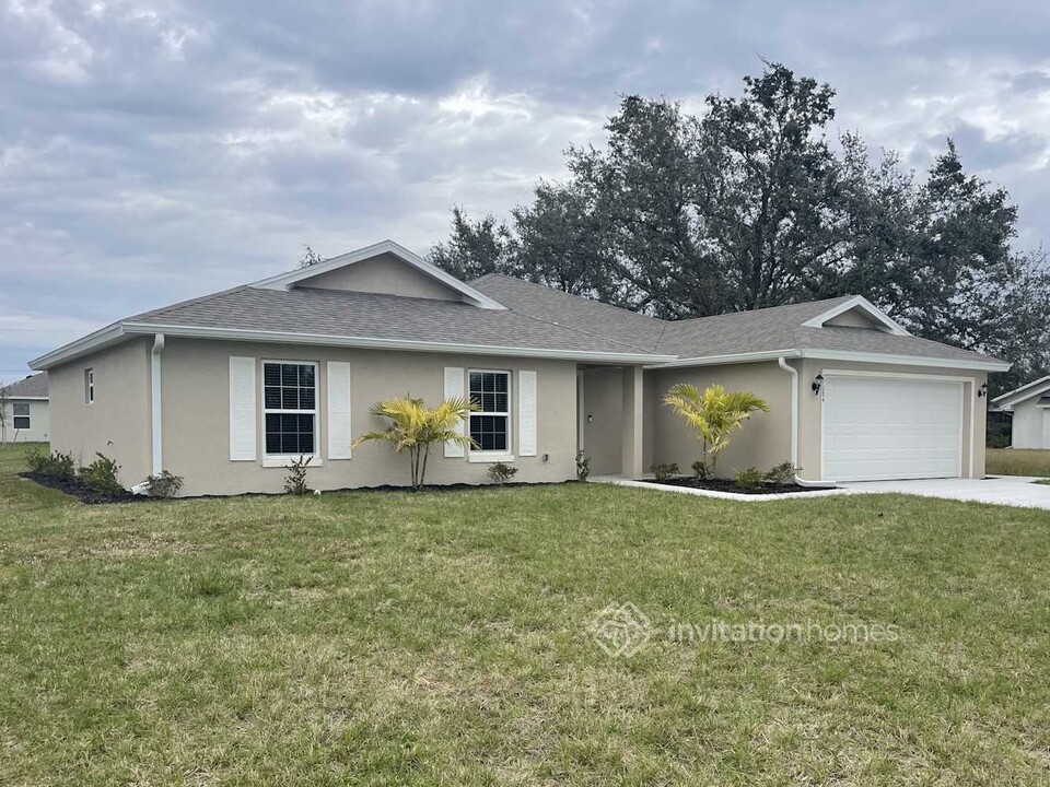 27084 Formosa Dr in Punta Gorda, FL - Building Photo