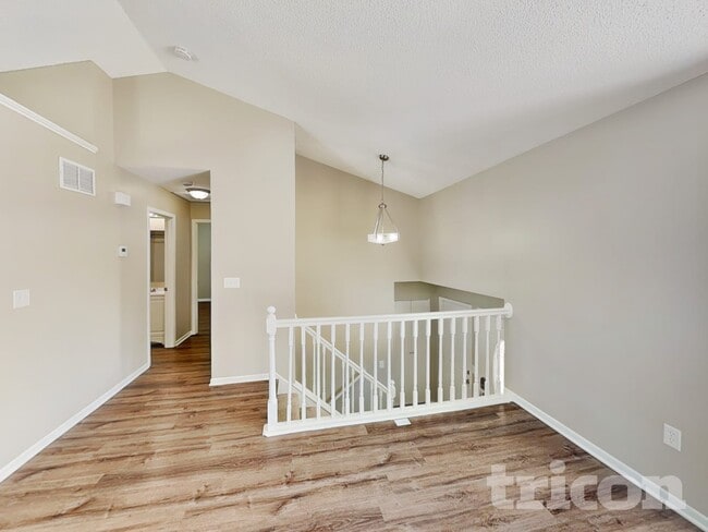 8906 St Croix Rd, Unit 606 in Woodbury, MN - Building Photo - Building Photo