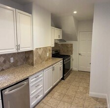 14 E 236th St, Unit 1 in Bronx, NY - Building Photo - Building Photo