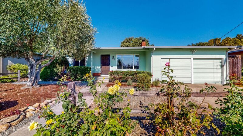 652 Corlano Ave in Santa Rosa, CA - Foto de edificio