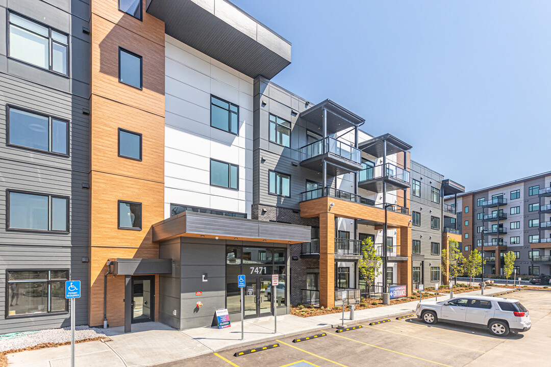 Edge at Larch Park Condos in Edmonton, AB - Building Photo