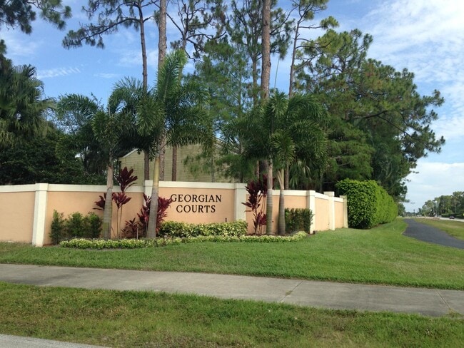 13472 Old Englishtown Rd in Wellington, FL - Building Photo - Building Photo