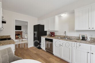 2000 Coral Pl in Newport Beach, CA - Building Photo - Building Photo