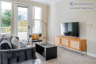 800 High School Way in Mountain View, CA - Building Photo - Building Photo